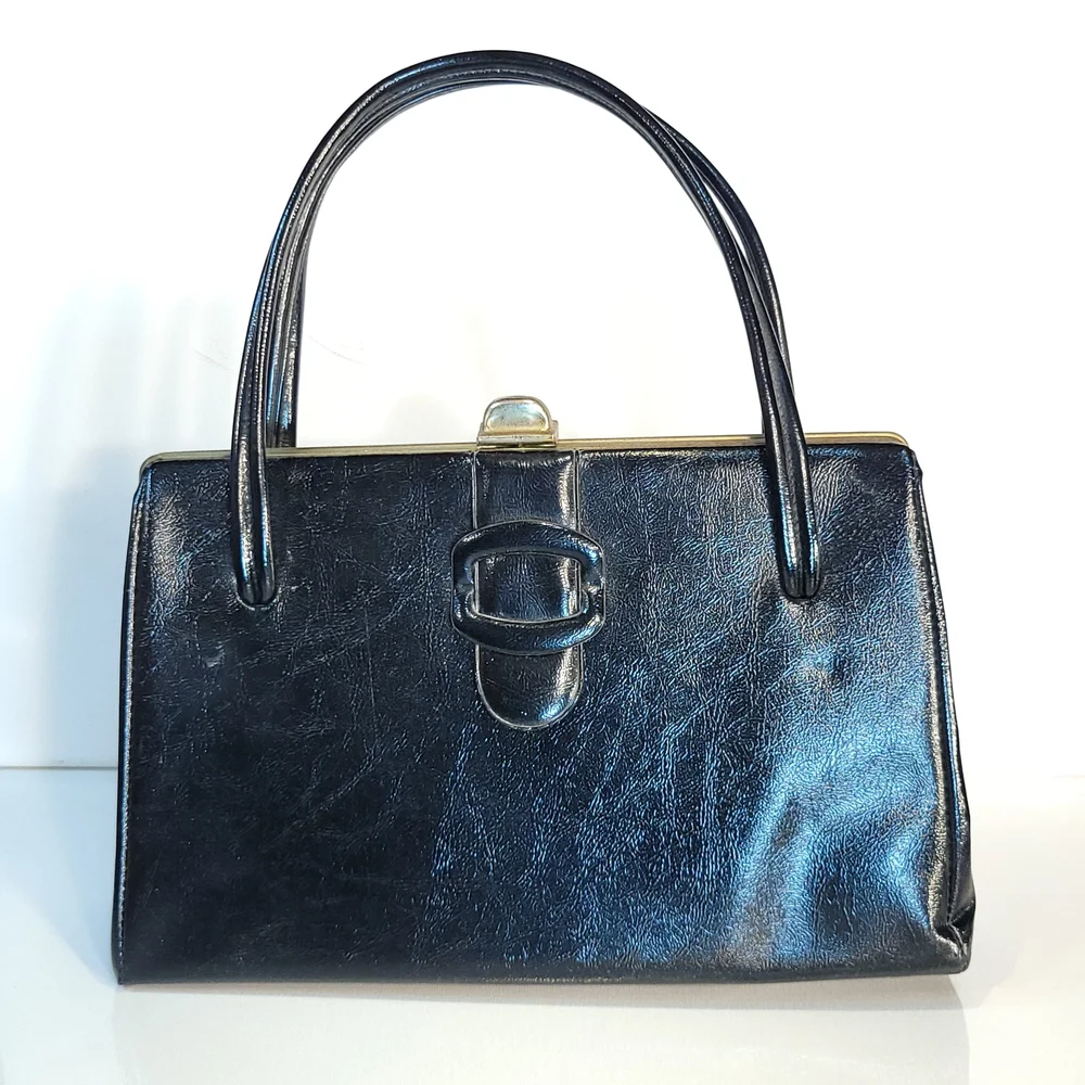 Classic Shape Vintage Handbag With Flip Lock Closure